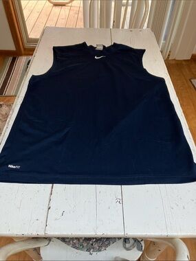 Nike Fit Dry Men’s Navy Blue L Sleeveless Tank Top Nike Swoosh center chest